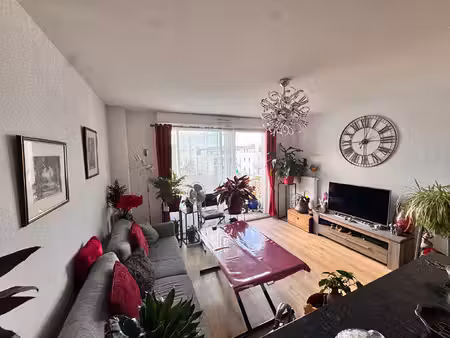 33100 bordeaux - appartement 2 pièces de 45.46m² avec balcon et parking à vendre