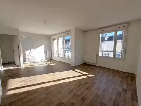 appartement 1 chambre proche centre ville compiègne
