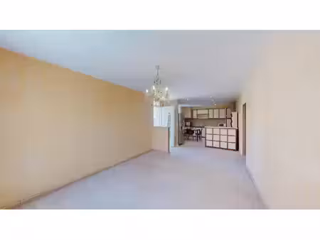 appartement t4 de 95 m² avec extérieur et stationnement