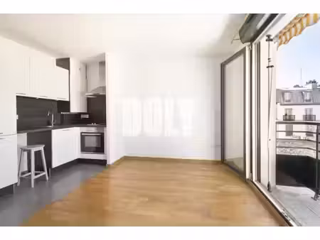 doly - 11ème arrondissement - studio fonctionnel