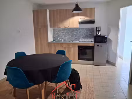 ensemble immobilier de 2 maisons de 3 chambres chacune + 2 g