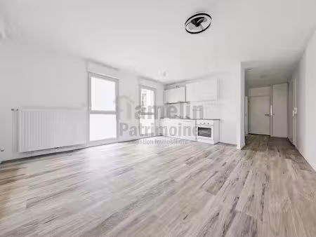 location appartement 2 pièces 47 m² à tours (37000)  683 €