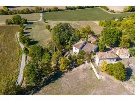 maison de campagne avec dépendances