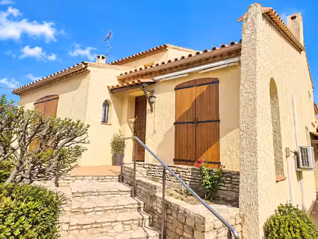 maison entre egassiairal et horte neuve