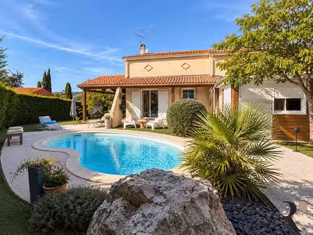 maison familiale 4 chambres 165m2 avec piscine au calme