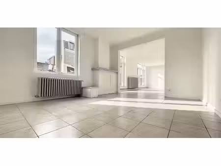 appartement à louer à mouscron pour € 800 avec 2 chambres à coucher