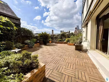 appartement de luxe à vendre dans le quartier vieux marché-cathédrale