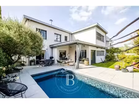 maison de luxe à vendre dans le quartier caudéran-barrière judaïque