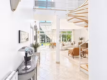 maison 6 pièces - 236 m²