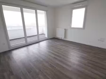 location appartement 2 pièces à nantes (44000) : à louer 2 pièces / 40m² nantes
