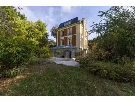 maison de luxe à vendre à marnes-la-coquette