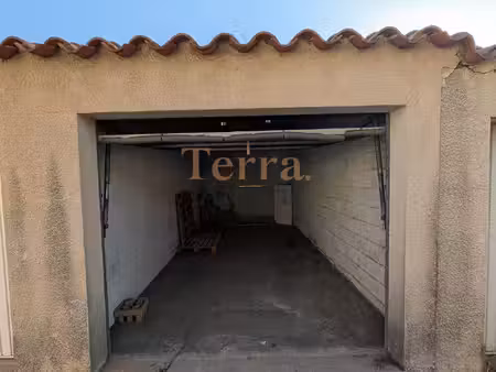 argeles sur mer - grand garage au centre du village