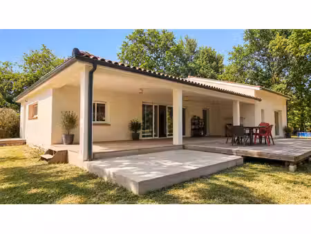 une maison familiale nichée dans un environnement privilégié