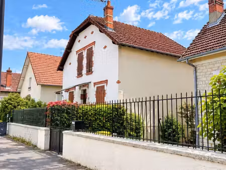 nevers centre – maison de ville avec appartement indépendant  jardin et garage