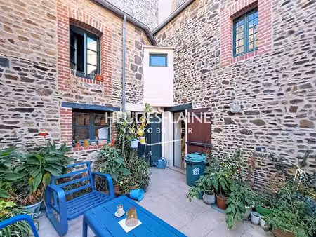 charmante maison de bourg en pierres à vendre - saint jean le thomas - 50530
