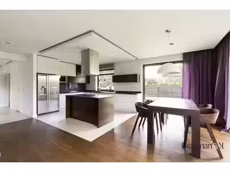 villa de luxe à vendre dans le quartier gare-grand clos