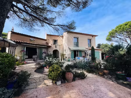 villa de luxe à vendre à saint aygulf