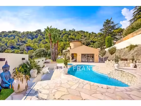 maison de luxe à vendre à tourrette-levens