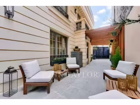 hôtel particulier à vendre dans le quartier république