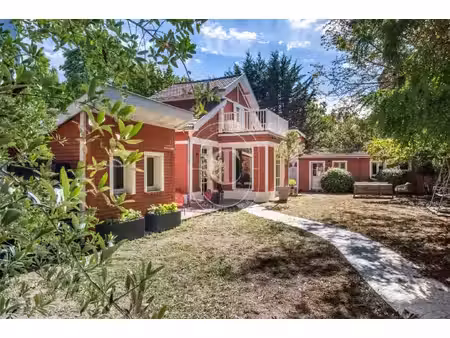 maison de luxe à vendre dans le quartier ibis