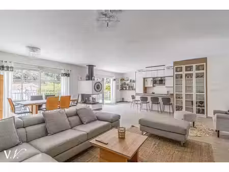 maison de luxe à vendre dans le quartier aiguillon
