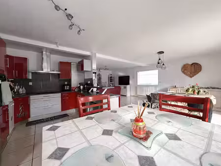 maison familiale - 4 chambres  bureau  suite parentale  garage et terrain de 1 200 m²