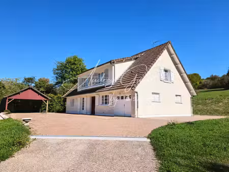 chasseneuil – maison traditionnelle familiale avec piscine  grand terrain et potentiel d’a