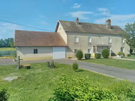 ferme sur plus 4 hectares rénovée
