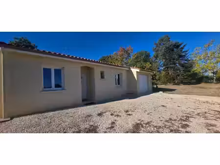 maison de plain pied récente avec 2 chambres  garage et terrain de 1000 m2