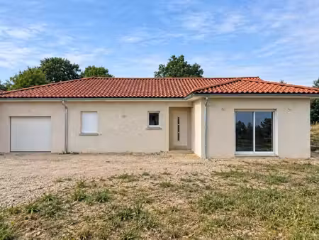 maison récente de plain-pied – 4 chambres – pièce de vie de 60 m²