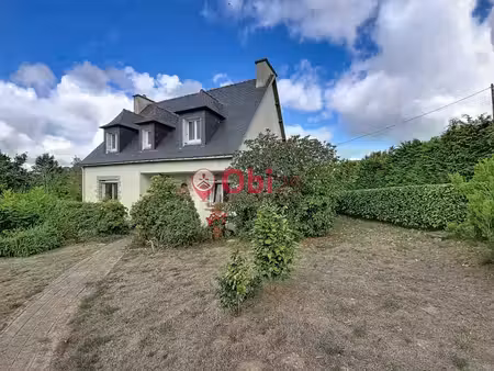 maison familiale avec terrain de 5 000 m² – spézet
