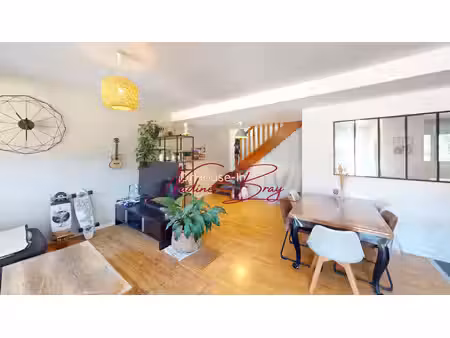 t3 duplex avec terrasse de 48 m²  garage double et local
