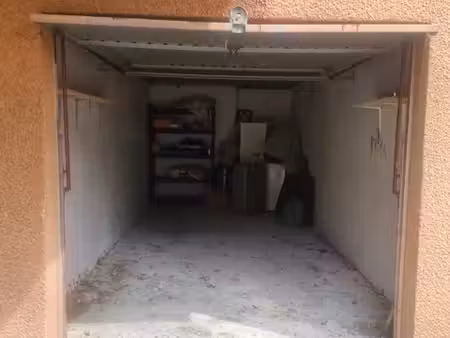aix en provence : location garage fermé dans résidence