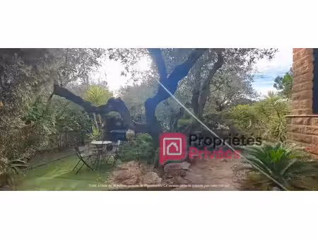 maison individuelle avec appartement indépendant  jardin et piscine