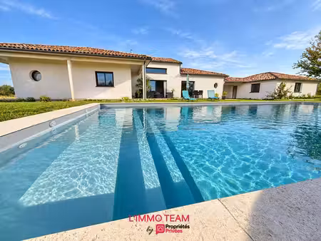 maison t5 avec double garage et piscine à 15 minutes de cahors