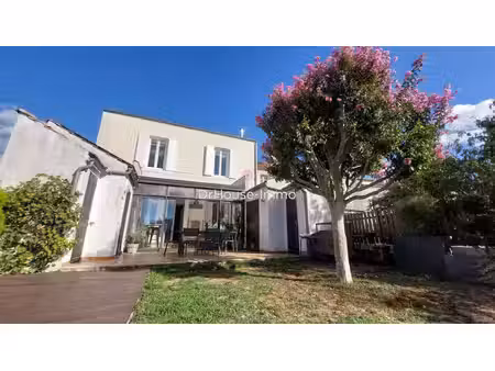 maison de ville 10 pièces à vendre - 210 m² - jardin - centre ville