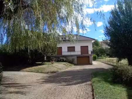villa à essert 5 chambres et 1000 m2 de terrain paysagé