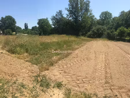 terrain constructible de 1325 m2
