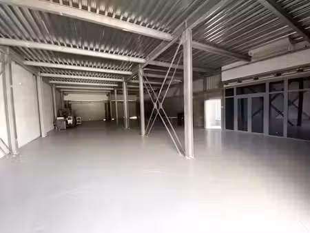 location locaux professionnels 4 pièces 480 m² à baie mahault (97122)  8 640 €