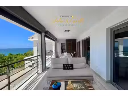 bas-du-fort – un appartement d’exception face à la mer