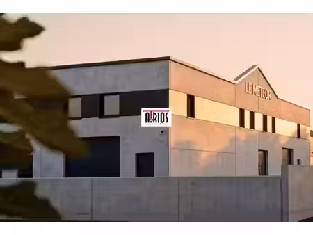 vente entrepôt la farlede 83210 392m²