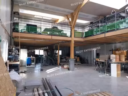 location local d’activités guer 56380 650m²