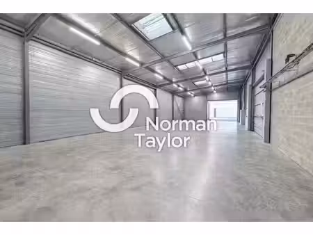location local d’activités saint martin de seignanx 40390 905m²