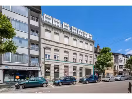 handelspand/kantoorruimte ca. 228m² met twee staanplaatsen