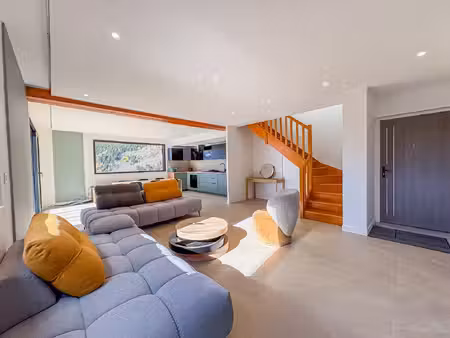chalet compose de 2 logements tres recents