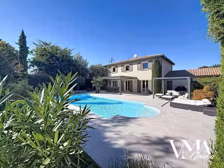 chasselay. maison familiale avec piscine  4 chambres et garage.