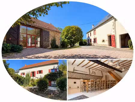 auv 1231 : trois maisons  dépendances  ancien four à pain  2147m2
