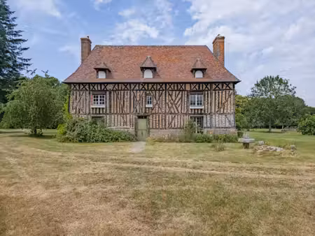 dans le pays d'ouche  au sud-ouest de l'eure  une ferme du 17e s.  son manoir  ses...