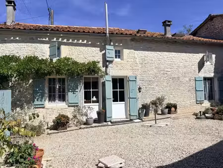 maison de village en pierre renovée avec 3 chambres