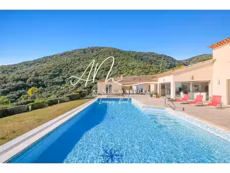 hors du temps avec splendide vue mer et terrain plat